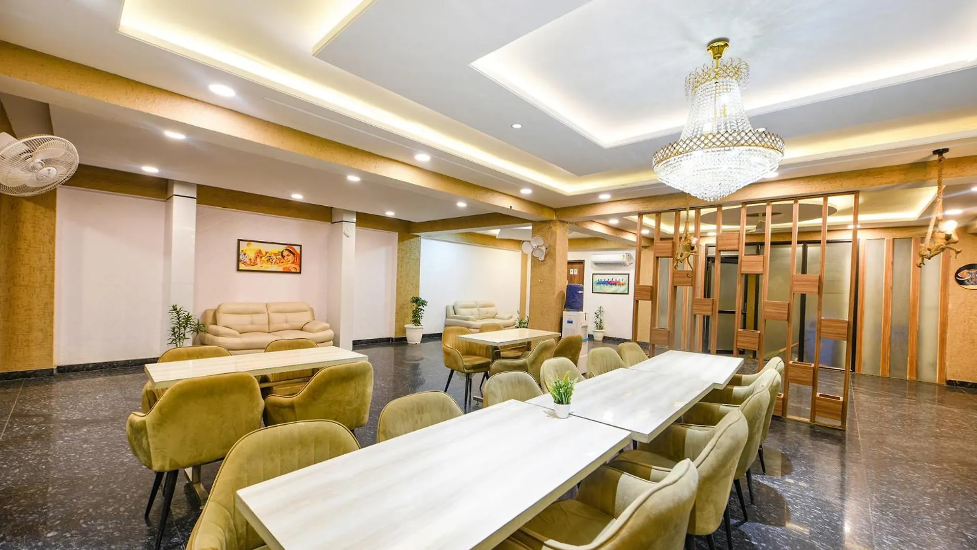 호텔 Fabhotel Dm 45 - Nr Millenium City Center Metro 구르가온