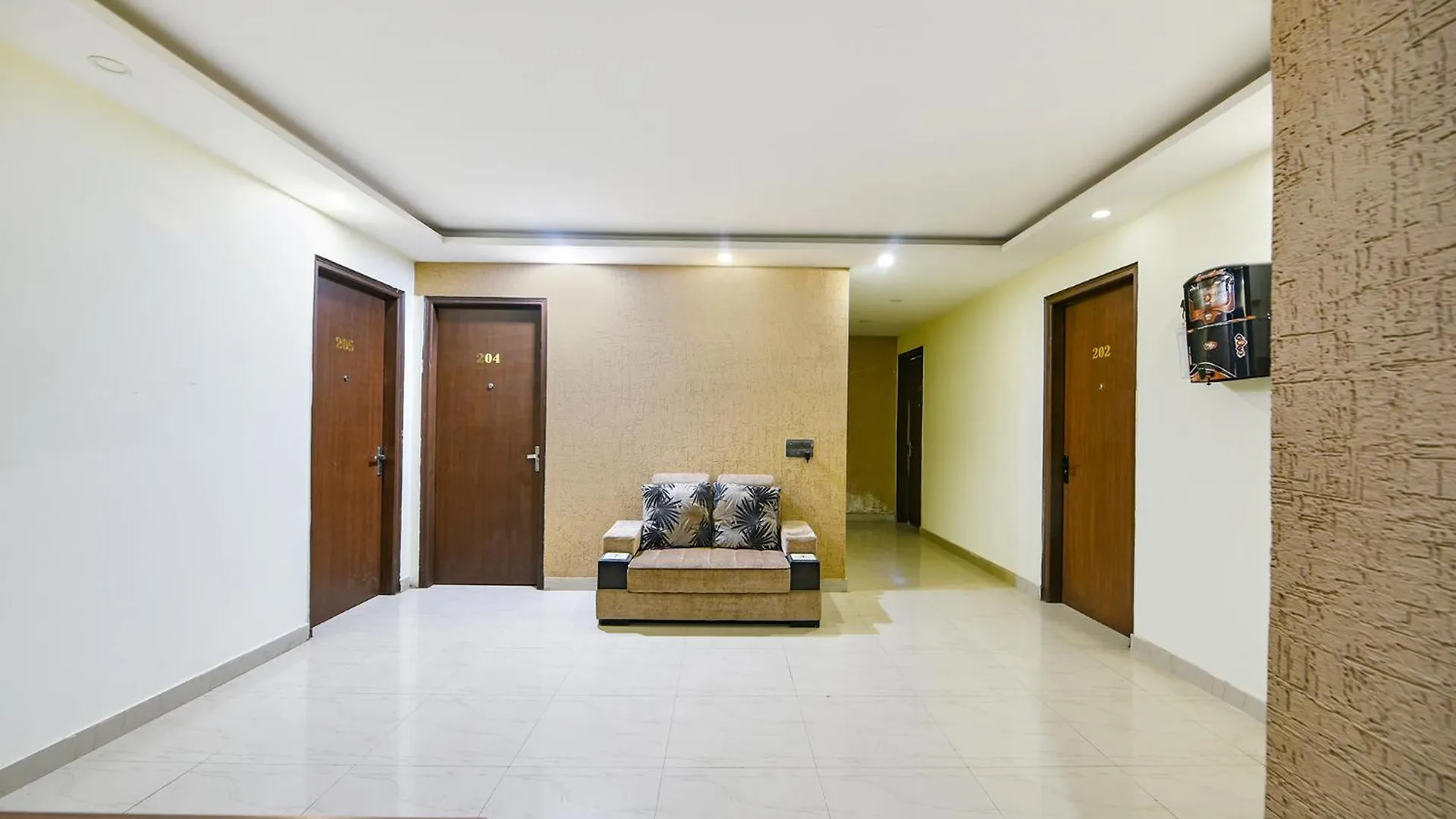 Fabhotel Dm 45 - Nr Millenium City Center Metro 구르가온 호텔