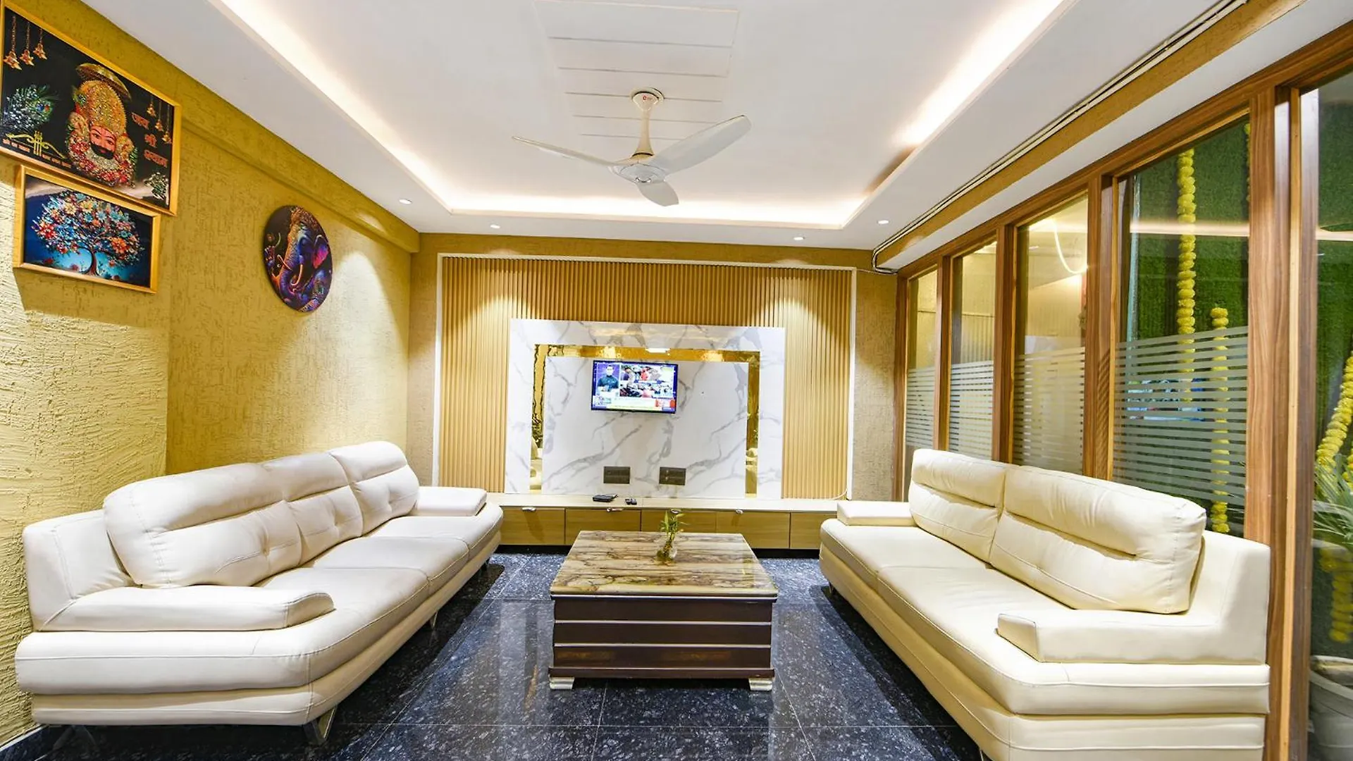 호텔 Fabhotel Dm 45 - Nr Millenium City Center Metro 구르가온